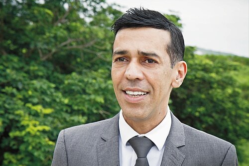Portrait de Younous Omarjee