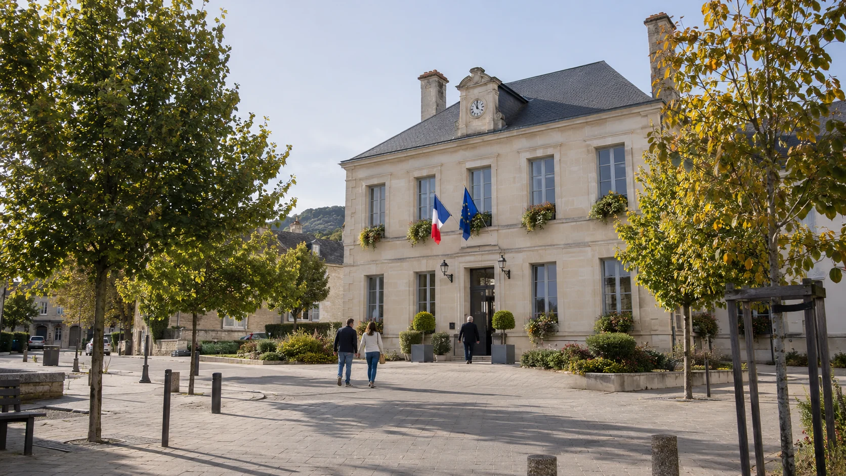 Photo générée par IA : mairie fictive sur une place arborée et habitants à proximité